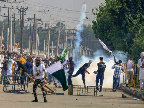 आतंकवाद से जुड़ी 50 घटनाएं 