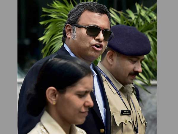 305 करोड़ रुपए के लगे हैं आरोप