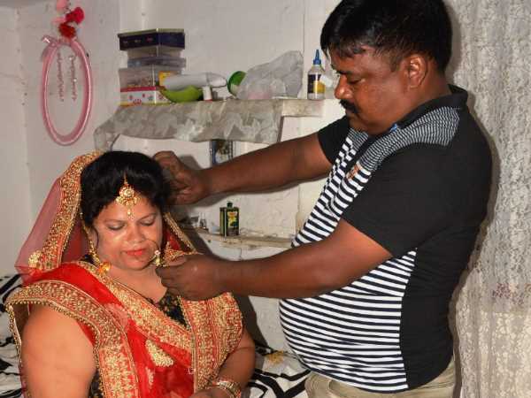 शादी के खर्च में बिक गई बाईक और गहने