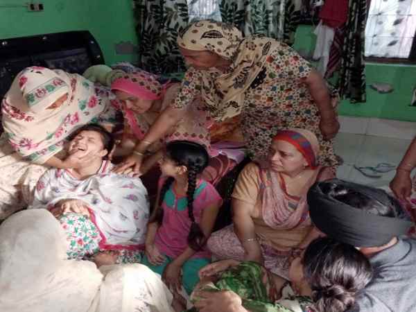 A wife husband killed in accident in Moga Punjab