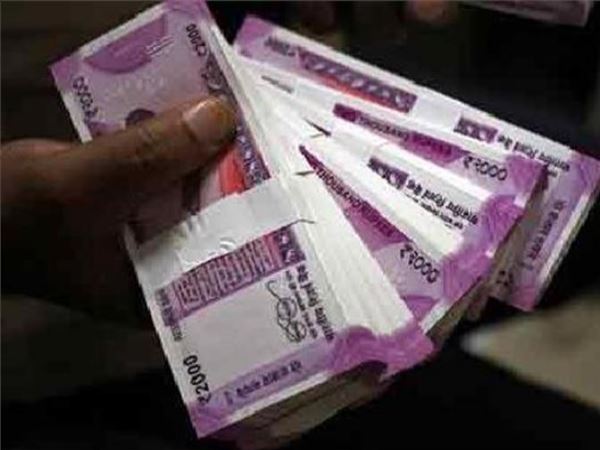 परिवार का हुक्का पानी बन्द 