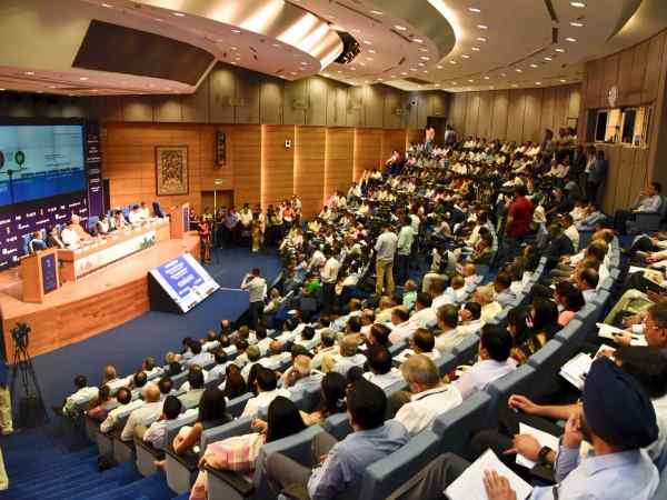  शिकायत के लिए ट्रेनों में होंगे कैप्टन