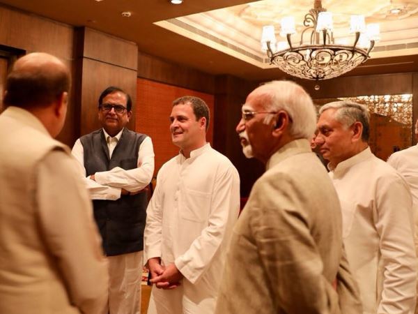 वीडियो पर नेताओं ने जमकर लगाए ठहाके वीडियो पर नेताओं ने जमकर लगाए ठहाके