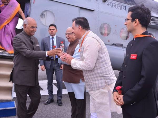 President Ramnath Kovind reached IIT kanpur with family to address iitians President Ramnath Kovind reached IIT kanpur with family to address iitians