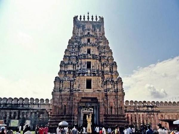 पुजारी विजय कुमार भी आए आगे