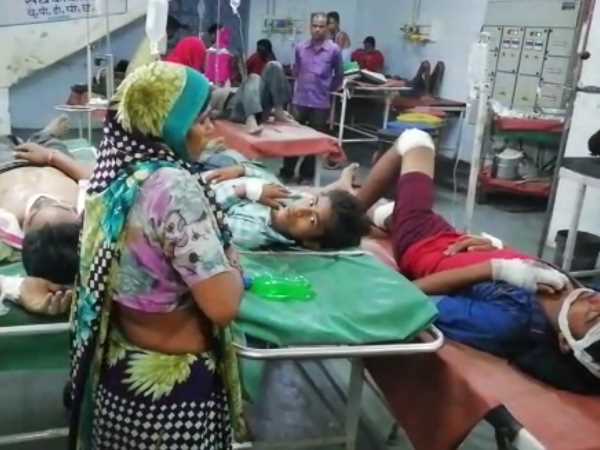 three people died in road accident in shahjahanpur