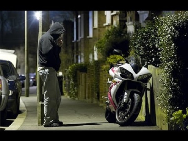 हवाई जहाज का किराया कम पड़ गया था