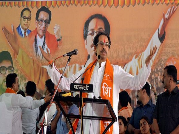 'सामना' के संपादकीय में बोला हमला