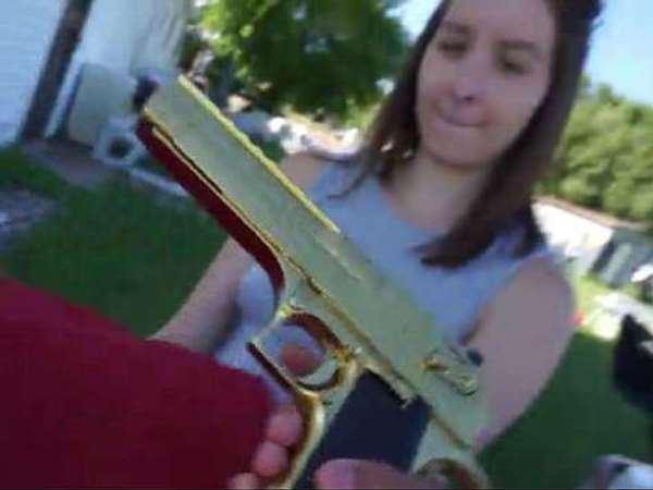 छाती पर किताब रख चलवाई गोली