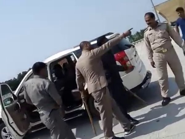 bouncers battery with toll workers in lucknow, see footage