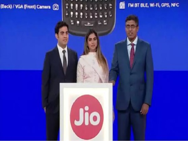 Jio Phone 2 में कई नए फीचर Jio Phone 2 में कई नए फीचर