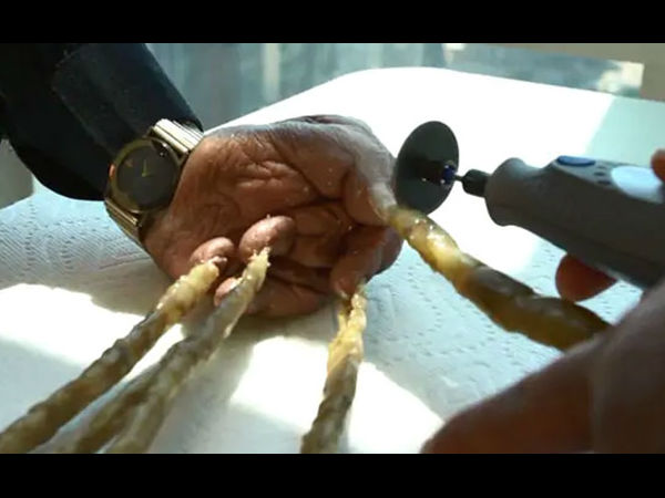 नाखूनों की लंबाई करीब तीन मंजिला इमारत के बराबर 