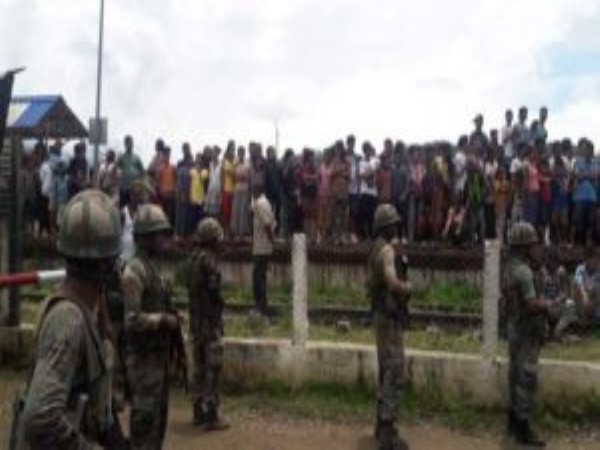 करना पड़ा लाउडस्पीकर का इस्तेमाल 