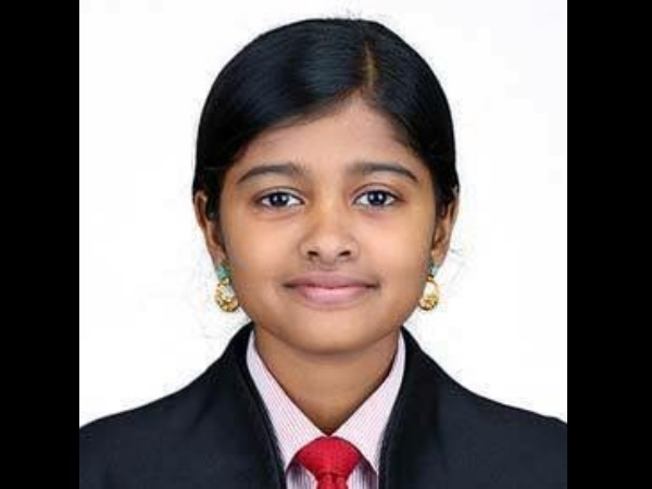 सितारों, राजनेताओं ने की थी हनान की तारीफ सितारों, राजनेताओं ने की थी हनान की तारीफ