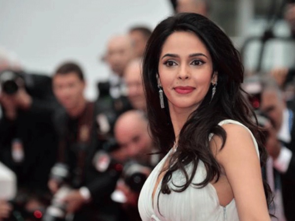 'तुम स्क्रीन पर इंटीमेट हो सकती हो तो प्राइवेट में क्यों नहीं?'