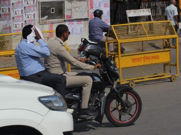 up police breaking traffic rules in up up police breaking traffic rules in up