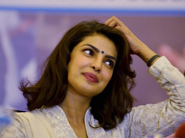 पांच लोगों ने की शिकायत