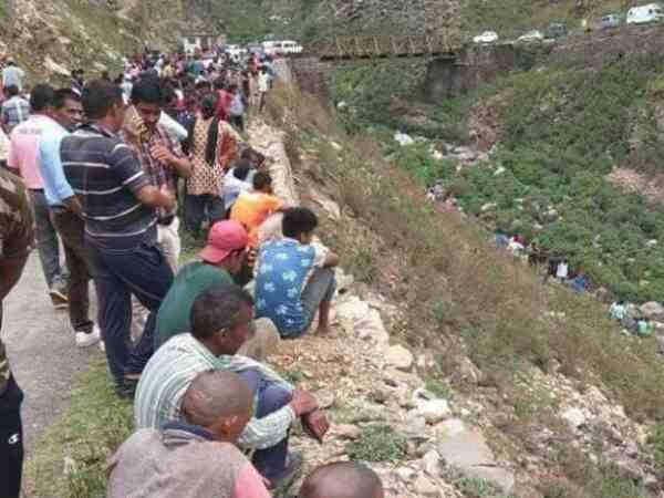 Uttarakhnd Paudi garhwal Dhumakot accident in Pics