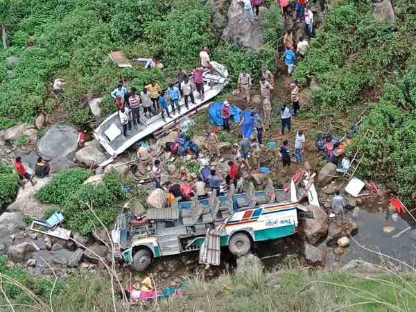 Uttarakhnd Paudi garhwal Dhumakot accident in Pics