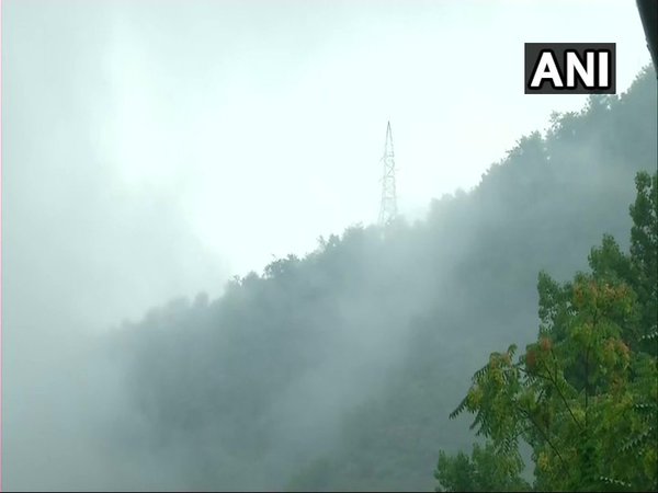 भू्स्खलन और भारी बारिश के चलते अमरनाथ यात्रा स्थगित भू्स्खलन और भारी बारिश के चलते अमरनाथ यात्रा स्थगित