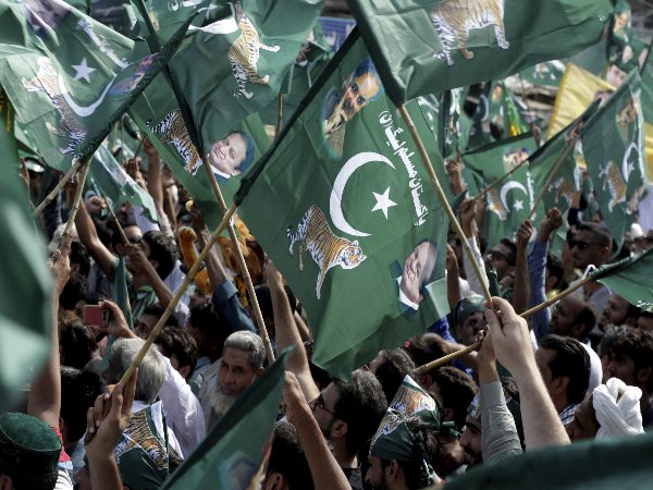 3,71,000 सुरक्षा बल तैनात करने का दावा 3,71,000 सुरक्षा बल तैनात करने का दावा