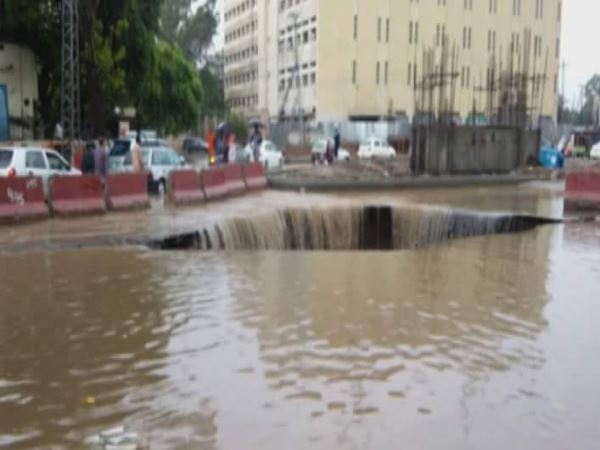 हर साल मानसून की चपेट लाहौर हर साल मानसून की चपेट लाहौर