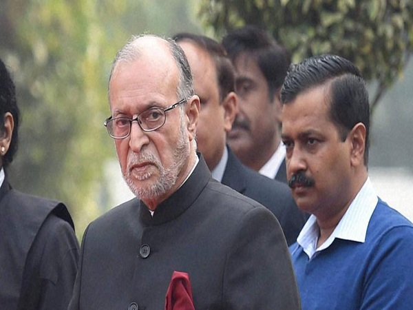  हाईकोर्ट ने एलजी को बताया था दिल्ली का प्रशासनिक प्रमुख 