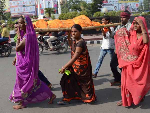 PMCH did not give the ambulance to woman dead body in patna