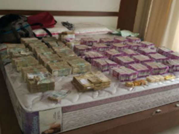 आयकर विभाग ने दिया नाम 'ऑपरेशन पार्किंग मनी' आयकर विभाग ने दिया नाम 'ऑपरेशन पार्किंग मनी'