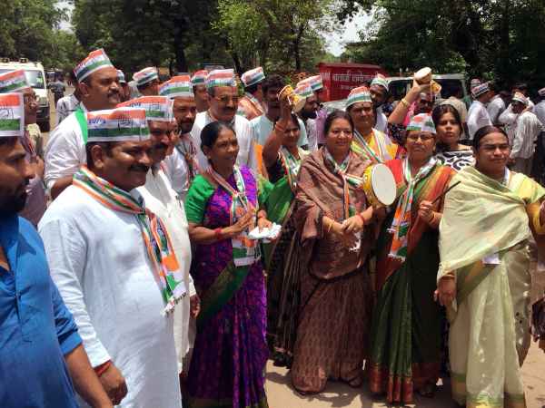 शिवराज सरकार की नीतियों के खिलाफ कांग्रेस का प्रदर्शन