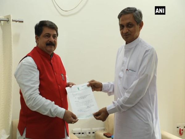 gujarat big blow for congress kunwar bawalia resigned joined bjp gujarat big blow for congress kunwar bawalia resigned joined bjp