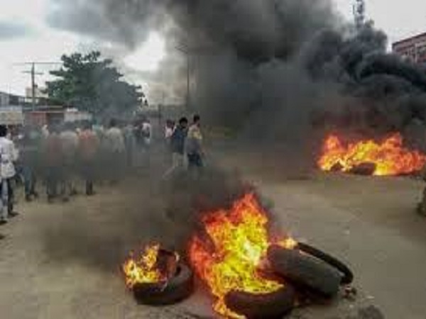 मराठा आरक्षण की मांग लेकर पुणे में हिंसक प्रदर्शन