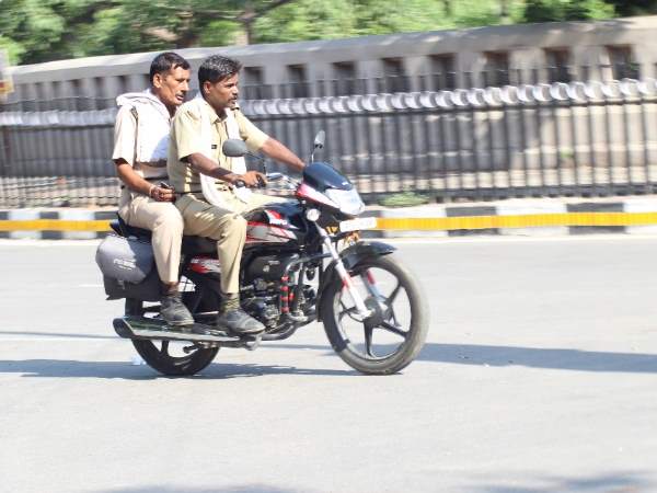up police breaking traffic rules in up up police breaking traffic rules in up