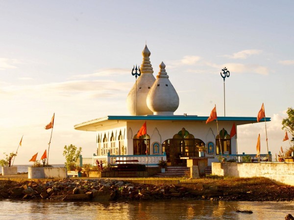 इलाहाबाद-वाराणसी हाईवे पर बनेगा पहला मंदिर