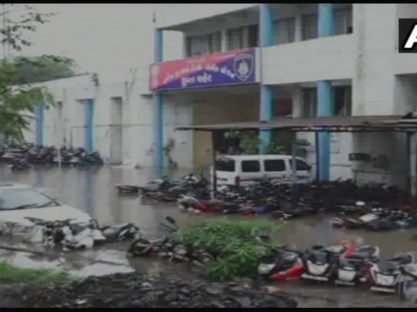 heavy rains lash Gujarat 19 killed thousands affected heavy rains lash Gujarat 19 killed thousands affected