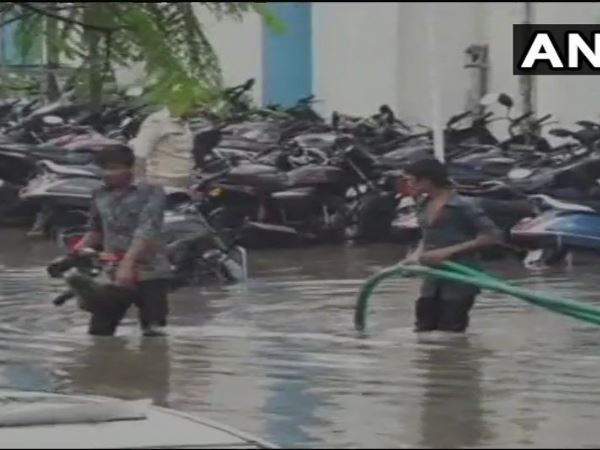 heavy rains lash Gujarat 19 killed thousands affected heavy rains lash Gujarat 19 killed thousands affected