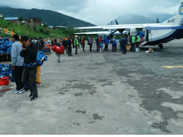 कमर्शियल फ्लाइट्स पहुंची नेपाल 