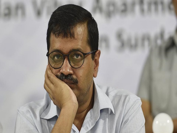 केजरीवाल के 91,555 फॉलोवर्स हुए कम केजरीवाल के 91,555 फॉलोवर्स हुए कम