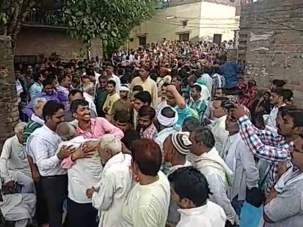 4 people of family died on 4 day of inauguration in greater noida