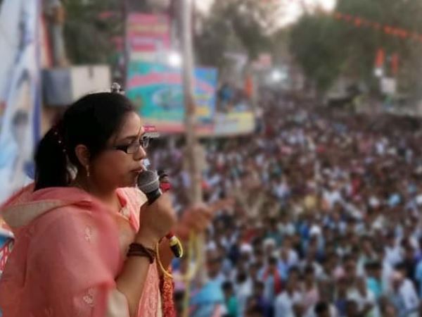 bjp woman mla manisha anuragi enters hamirpur temple cleaned by ganga water hamirpur bjp woman mla manisha anuragi enters hamirpur temple cleaned by ganga water hamirpur