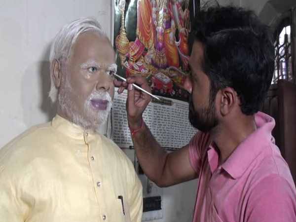 narendra modi fan makes his statue in up narendra modi fan makes his statue in up