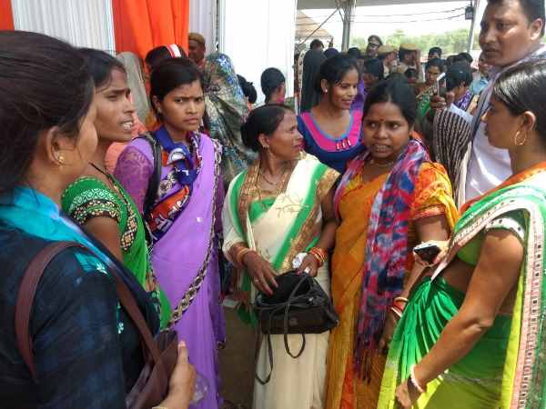colours of shirt check in pm modi rally in mirzapur