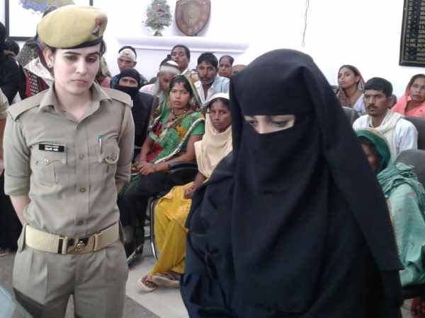 triple talaq victim nida khan demands justice against those issuing fatwa