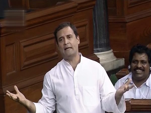 राहुल गांधी लगातार उठा रहे हैं राफेल डील का मुद्दा