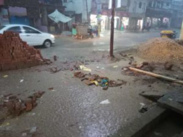 सुबह से चल रहा काम