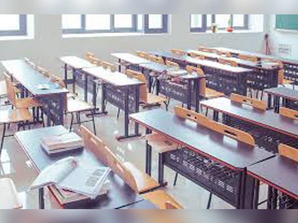 बच्चियों को उमस भरी गर्मी के बीच एक तहखाने में 5 घंटे तक बंधक बनाकर रखा