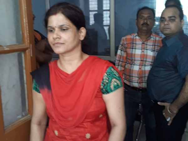 wife claim husband have extra marital affair with office girl