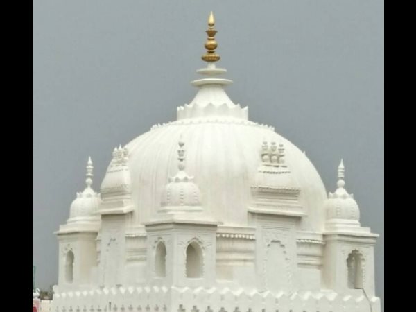 300 साल पहले लगा था कलश