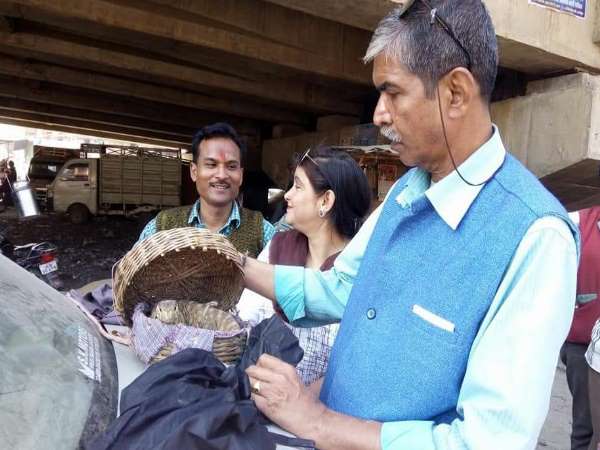 प्रदीप सांपों से बात करते हैं प्रदीप सांपों से बात करते हैं