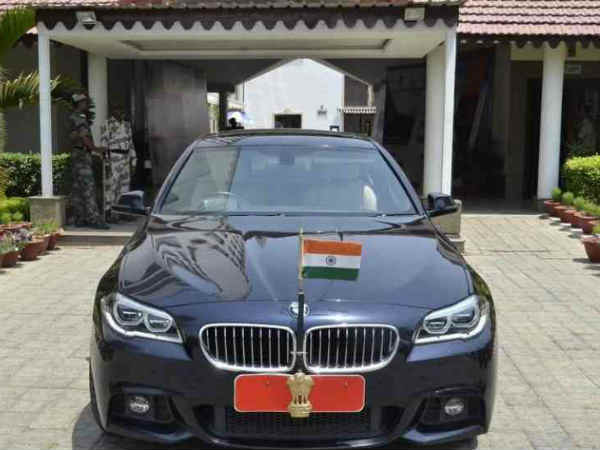 अब जल्द ही राष्ट्रपति, उप-राष्ट्रपति और राज्यपालों की गाड़ियों पर नजर आएगी नंबर प्लेट अब जल्द ही राष्ट्रपति, उप-राष्ट्रपति और राज्यपालों की गाड़ियों पर नजर आएगी नंबर प्लेट